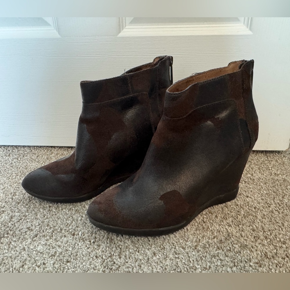 Donald J. Pliner Brown Ankle Booties with Wedge Heel Size 8